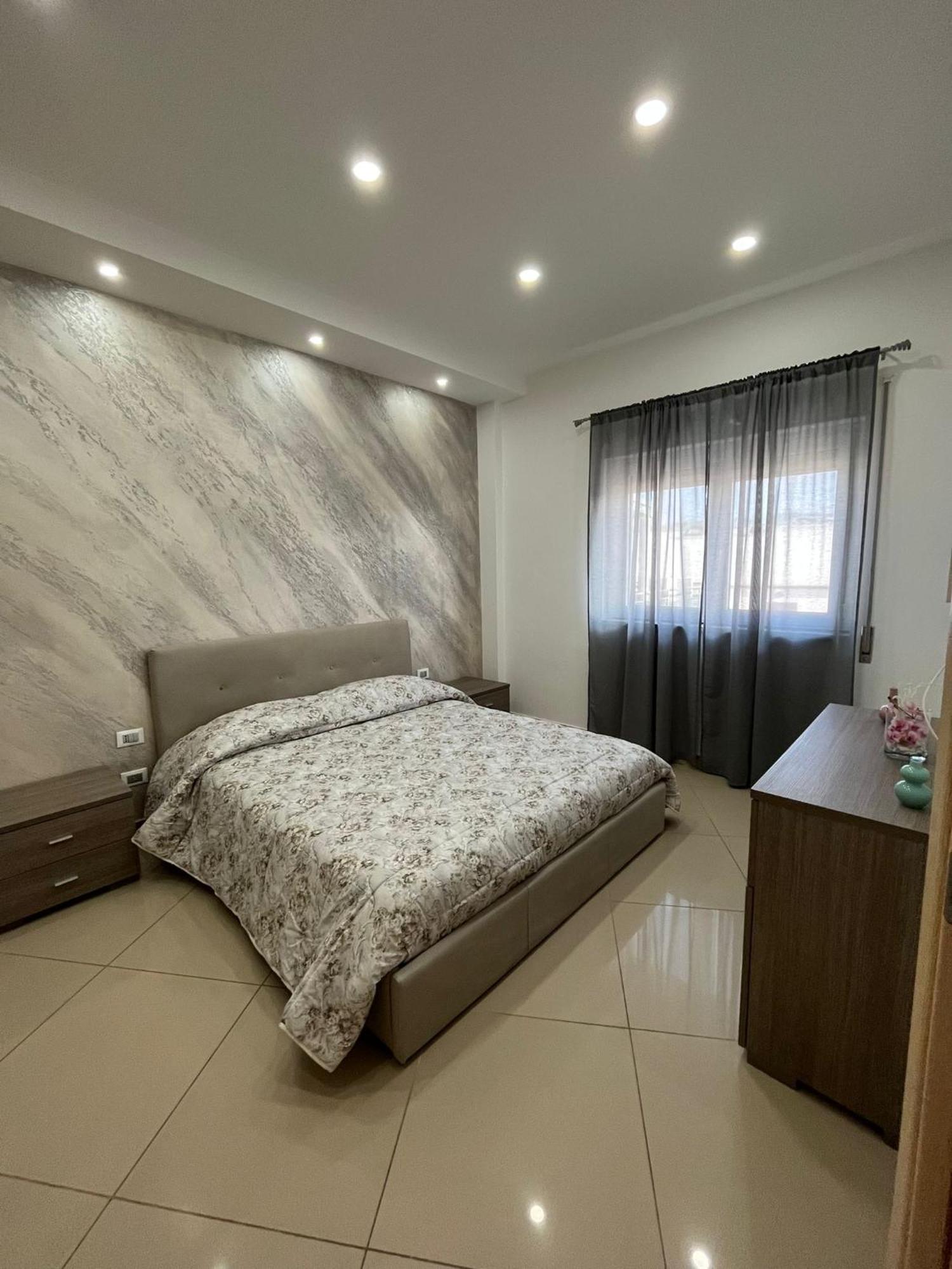Casa Vacanza Helios Leonforte ภายนอก รูปภาพ
